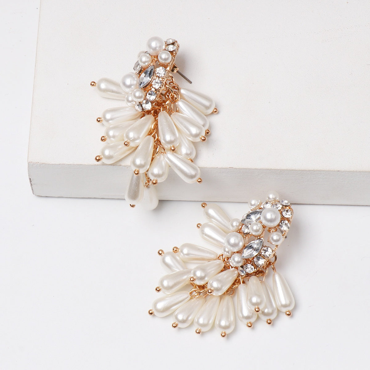 Boucles d’oreilles pendantes effet perles – Style goutte d’eau