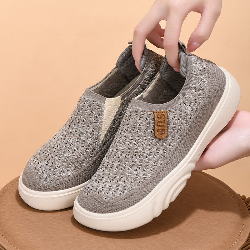 Spring and autumn new old Beijing cloth shoes women's single shoes soft sole comfortable slip-on mother shoes thick sole non-slip casual shoes women