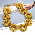 Collier torsadé doré pour femme – Chaîne ondulée tendance