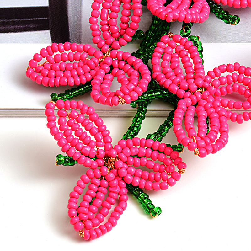 Boucles d’oreilles longues fleuries à perles – Style rouge élégant